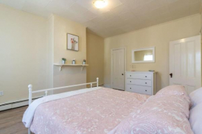 Cozy 3-Bdrm for the family, in Uptown Saint John Parking Coffee